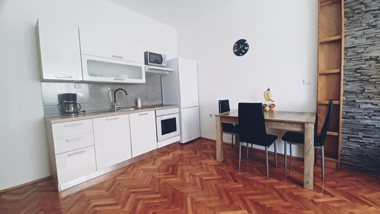 Apartman Dora Apartment Pula Exterior photo