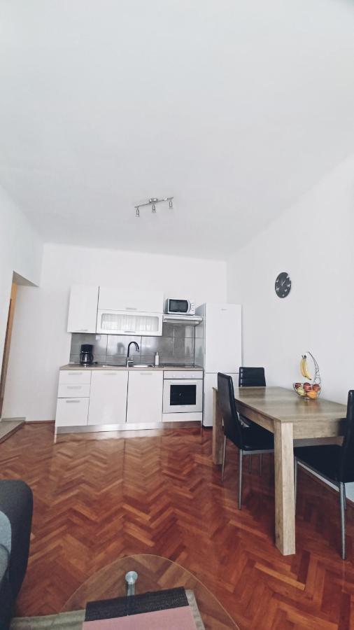 Apartman Dora Apartment Pula Exterior photo